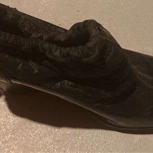 Bcbg wedge rain booties